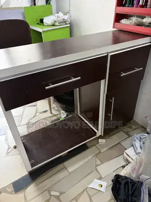 Nail Table With Drawers