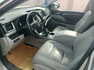 Toyota Highlander Limited 4dr SUV AWD (3.5L 6cyl 6A) 2015 Gray