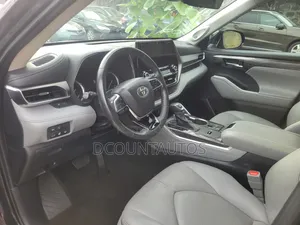 Toyota Highlander Limited 2021 Black