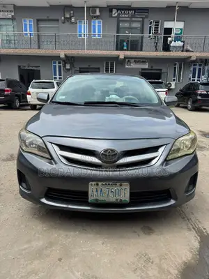 Toyota Corolla LE 4dr Sedan (1.8L 4cyl 4A) 2010 Gray