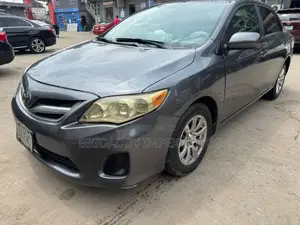 Toyota Corolla LE 4dr Sedan (1.8L 4cyl 4A) 2010 Gray
