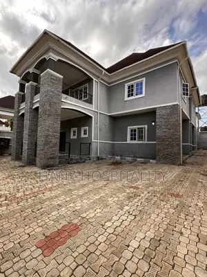 5bdrm Duplex in Fynestone Estate, Life Camp for sale