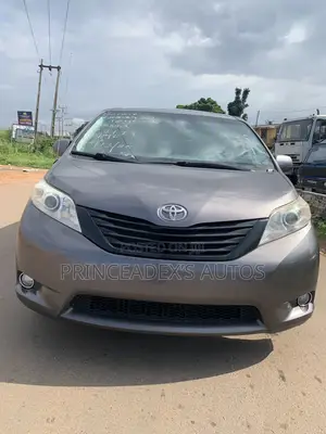 Toyota Sienna LE 7 Passenger Mobility 2011 Gray