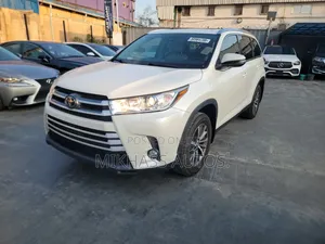 Toyota Highlander XLE 2019 White