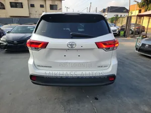 Toyota Highlander XLE 2019 White