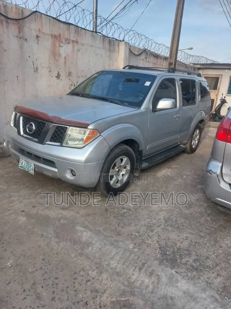 Nissan Pathfinder 2008 Silver