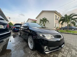 Toyota Camry SE 4dr Sedan (2.5L 4cyl 6A) 2013 Black