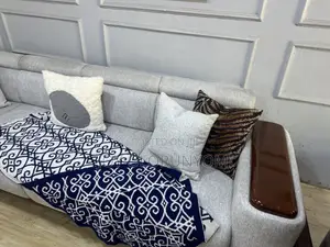 Queen Seat