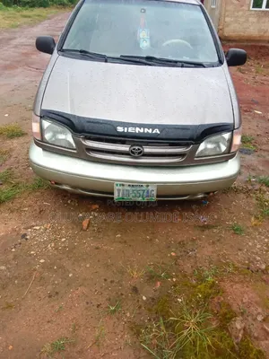 Toyota Sienna CE FWD (3.3L V6 5A) 2004