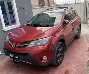 Toyota RAV4 XLE 4dr SUV AWD (2.5L 4cyl 6A) 2014 Red