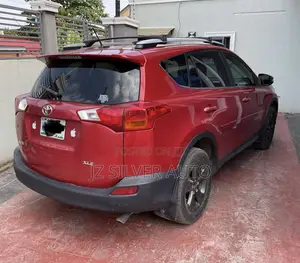 Toyota RAV4 XLE 4dr SUV AWD (2.5L 4cyl 6A) 2014 Red