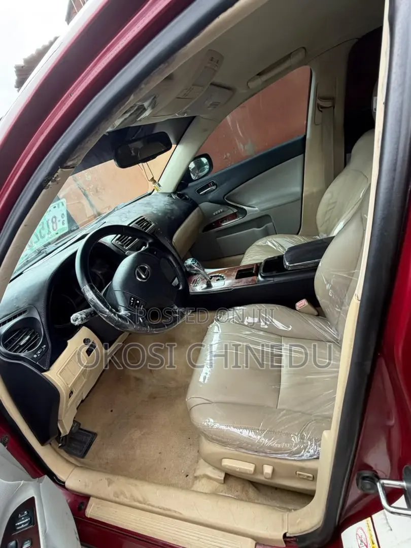 Lexus IS 2023 Red