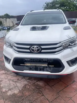 Toyota Hilux Revo Double Cab Petrol 2.7 RWD 2020 White