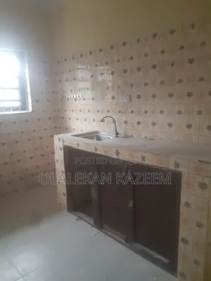 Furnished 3bdrm Block of Flats in Bucknor Estate, Ijegun for rent