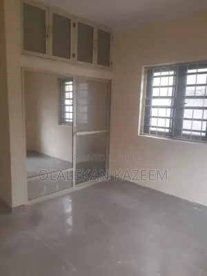Furnished 3bdrm Block of Flats in Bucknor Estate, Ijegun for rent