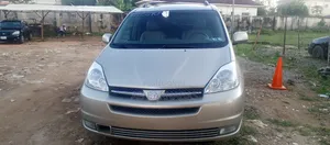 Toyota Sienna 2005 Gold