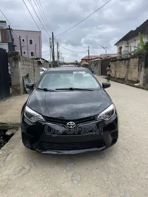 Toyota Corolla 2015 Black