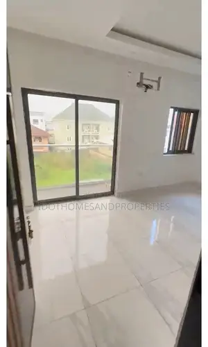 Mini Flat in Onike for rent