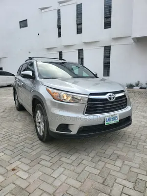 Toyota Highlander LE V6 4x4 (3.5L 6cyl 6A) 2016 Silver