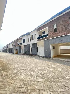 4bdrm Duplex in Orchid, Chevron for sale