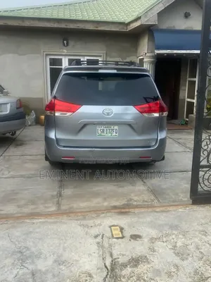 Toyota Sienna 2011 Gray