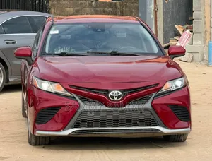 Toyota Camry 2019 Burgundy