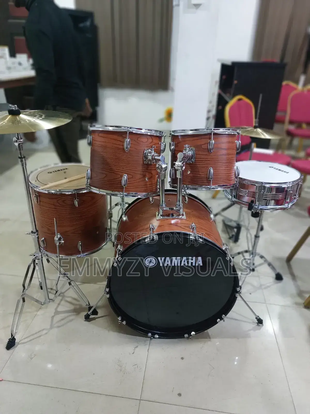 (5) Set Yamaha Drum Set