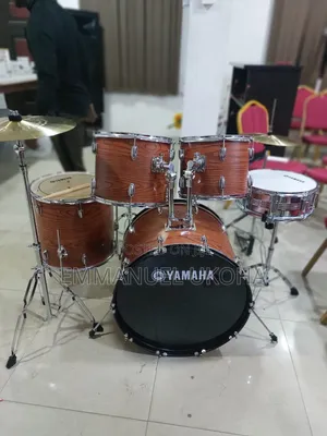 (5) Set Yamaha Drum Set