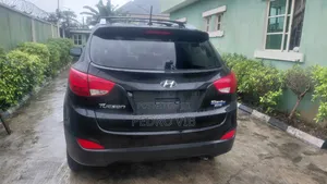 Hyundai Tucson SE AWD 2015 Black