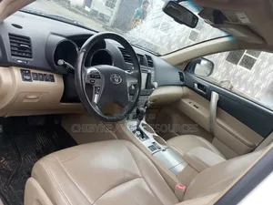 Toyota Highlander 2012 White