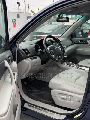 Toyota Highlander 2012 Blue