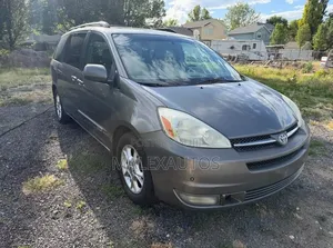 Toyota Sienna XLE 2005 Gray