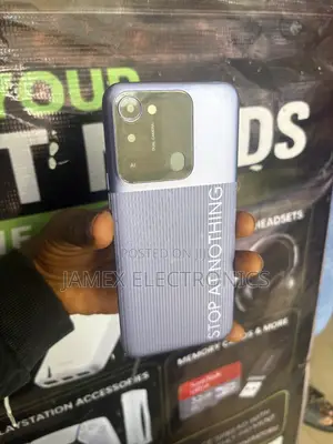 Tecno Spark 8C 64 GB Purple