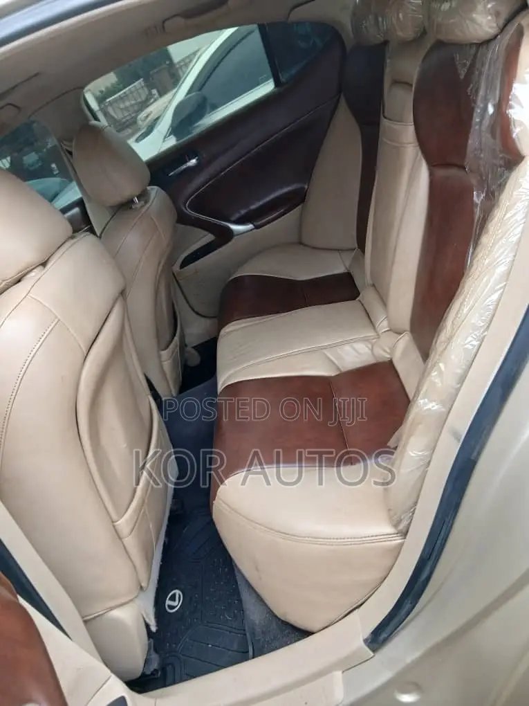 Lexus IS 2008 Gold