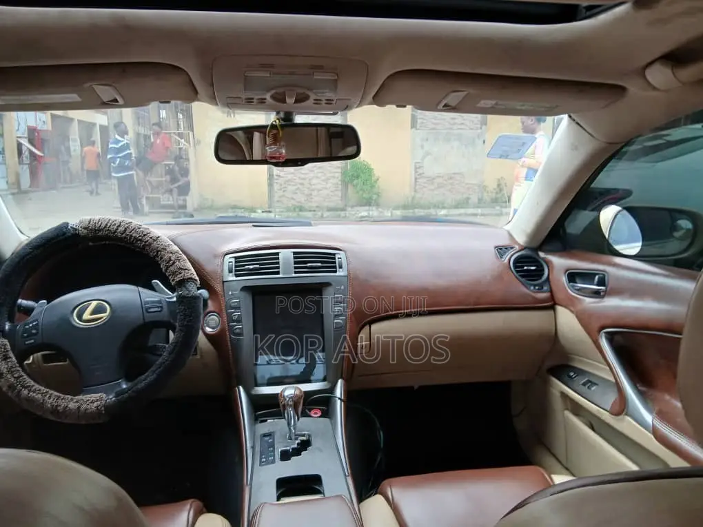 Lexus IS 2008 Gold