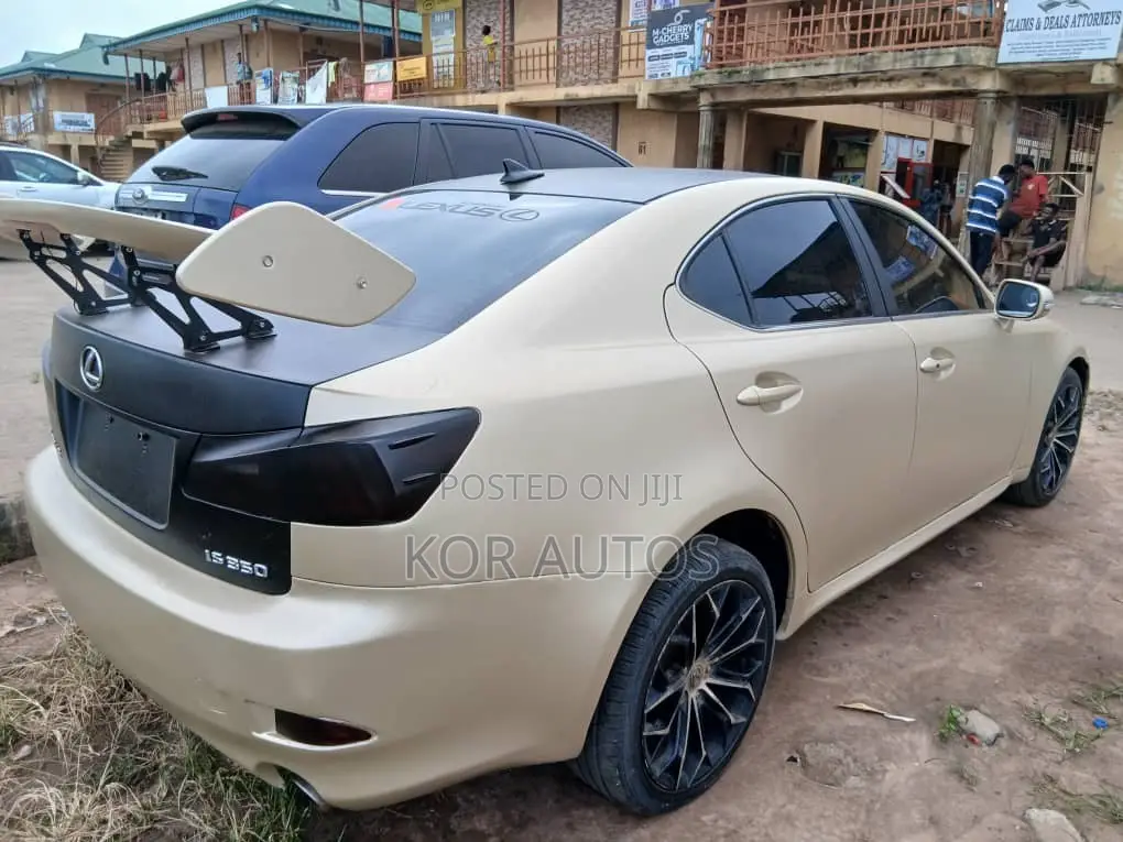Lexus IS 2008 Gold