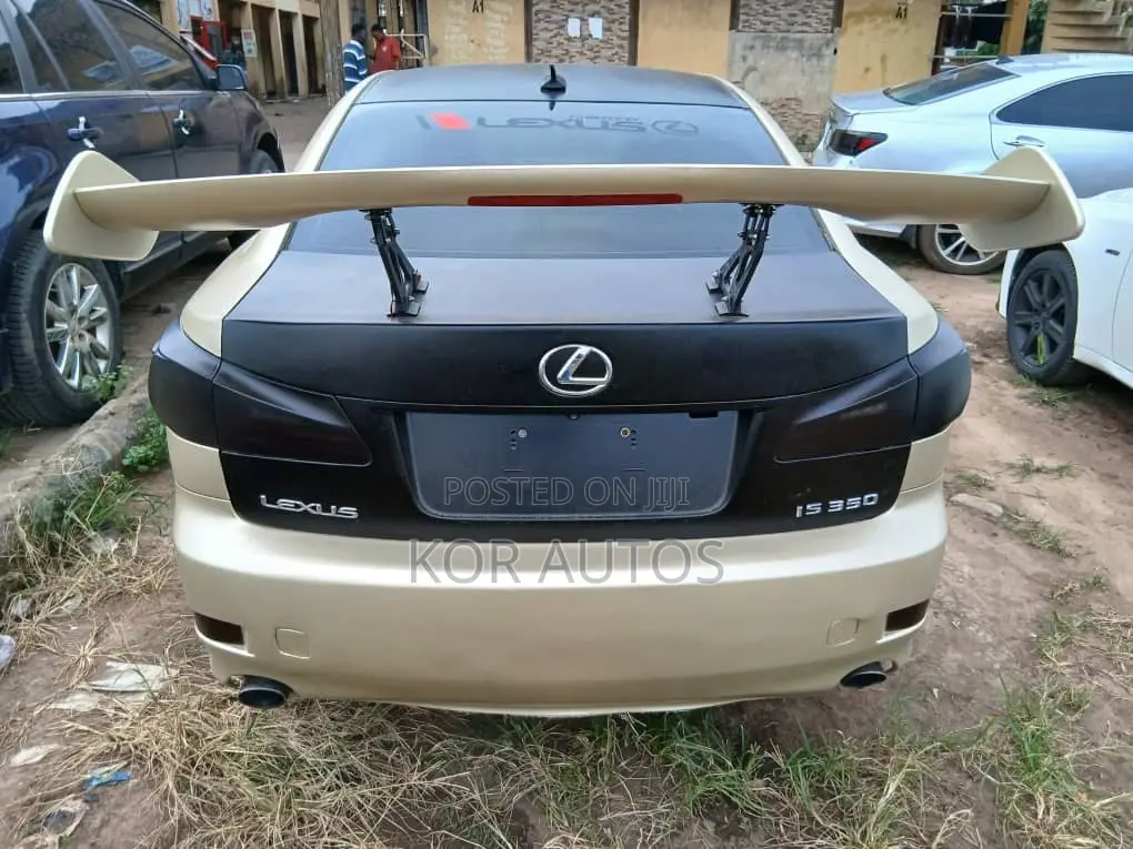 Lexus IS 2008 Gold