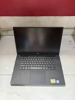Laptop Dell XPS 15 9560 8GB Intel Core i5 HDD 1T
