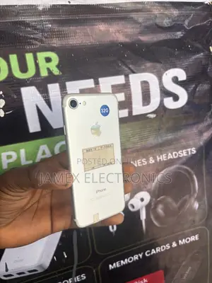 Apple iPhone 7 32 GB Silver