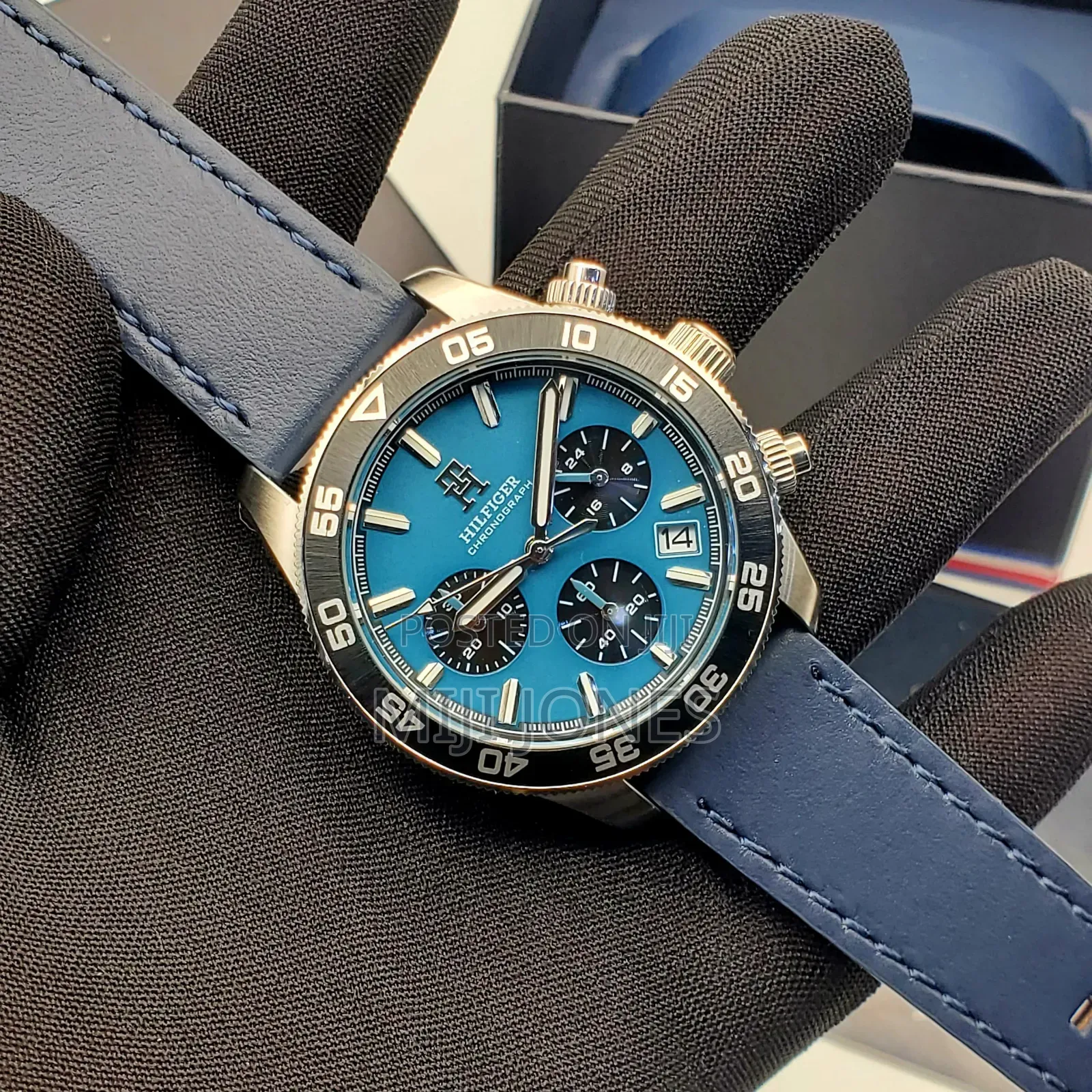 TOMMY HILFIGER Unisex Leather Battery Watch -Chronograph Function*