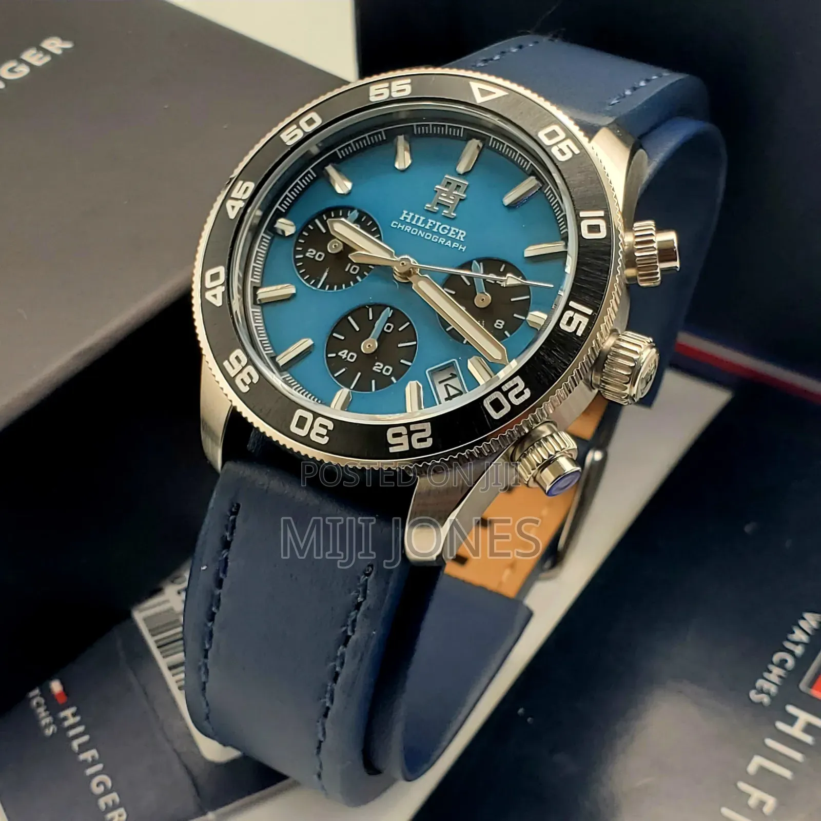 TOMMY HILFIGER Unisex Leather Battery Watch -Chronograph Function*