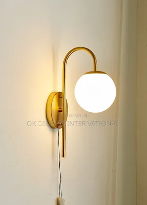 Modern Globe Wall Light | Luxury LED Wall Sconce (Gold)
