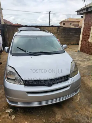 Toyota Sienna XLE Limited AWD 2005 Silver