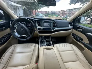 Toyota Highlander 2015 Gold