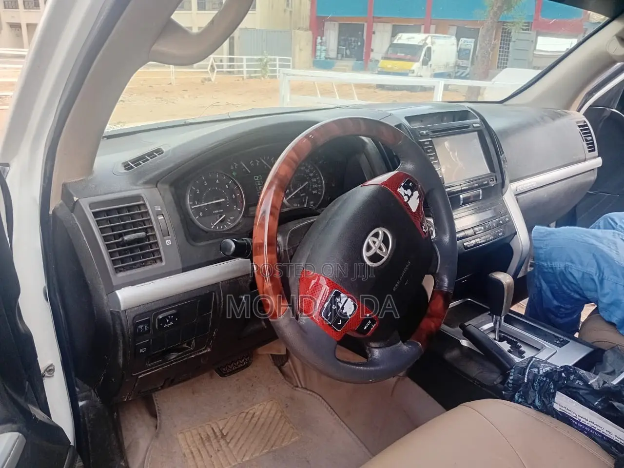 Toyota Land Cruiser 2012 White