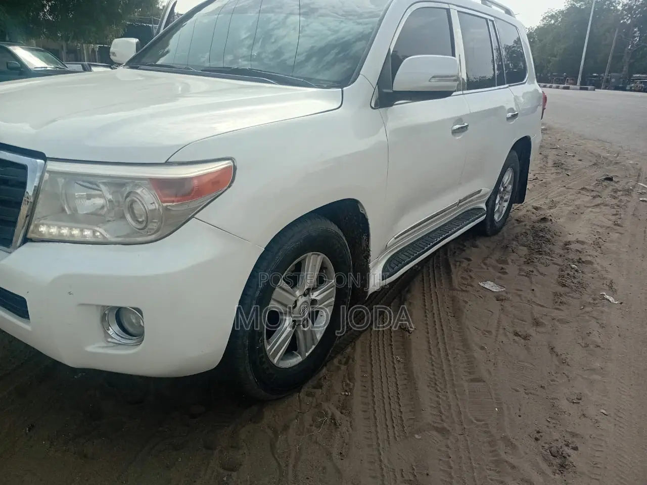 Toyota Land Cruiser 2012 White