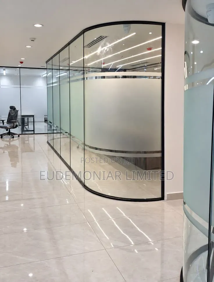 Clear Glass Divider Installation for Workspaces