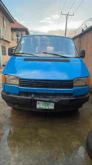 Volkswagen Transporter 2005 Blue
