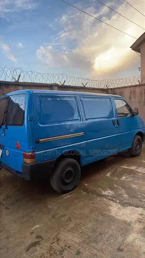 Volkswagen Transporter 2005 Blue