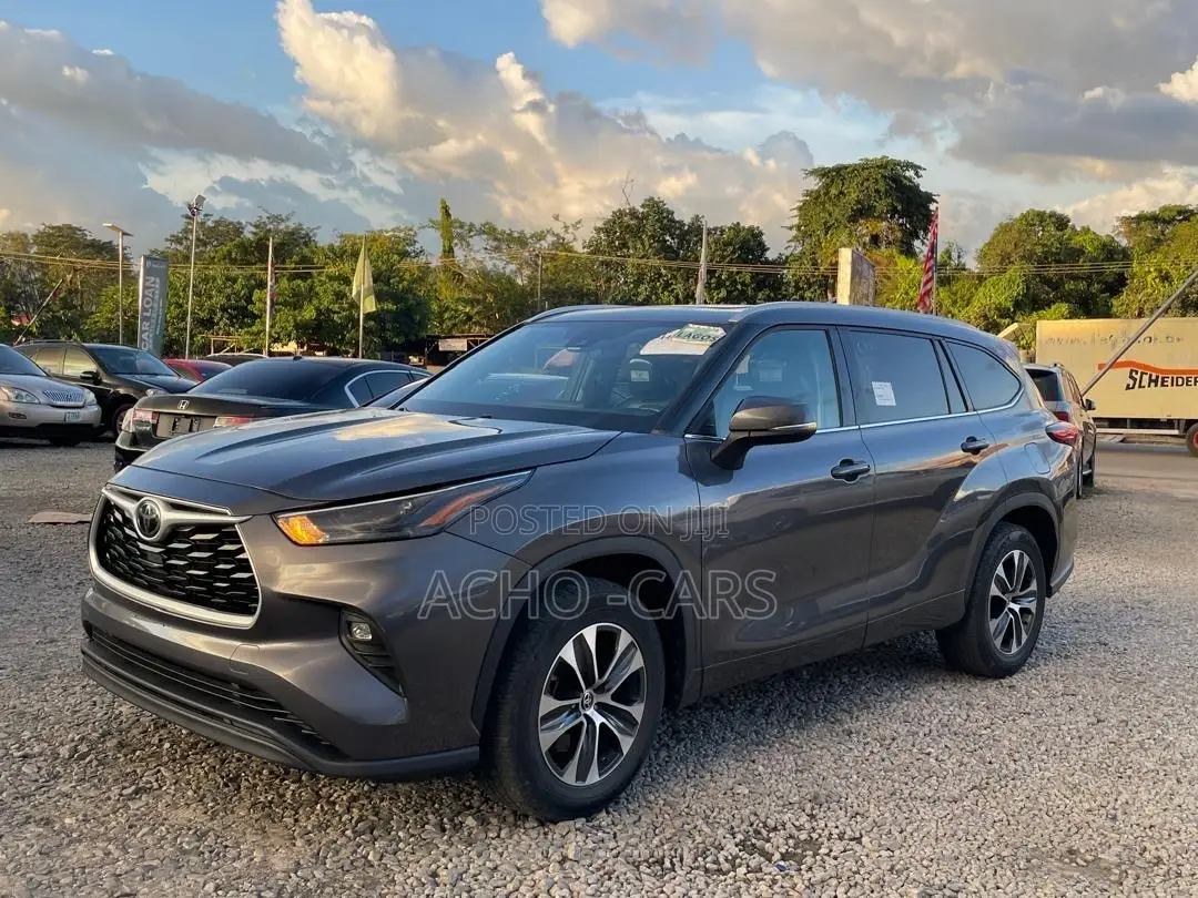 Toyota Highlander 2021 Brown